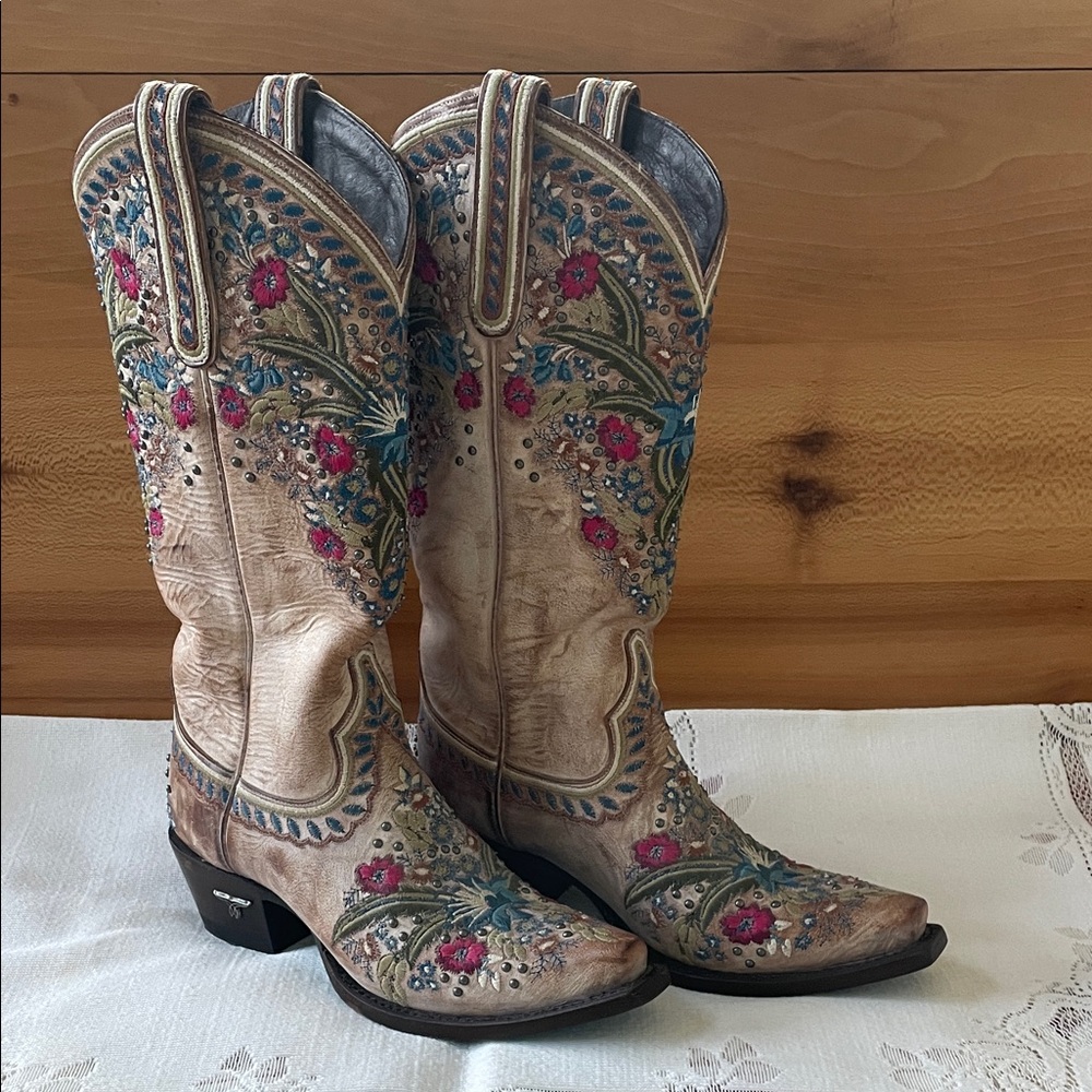 Lane Floral Embroidered Cowboy 
Boots